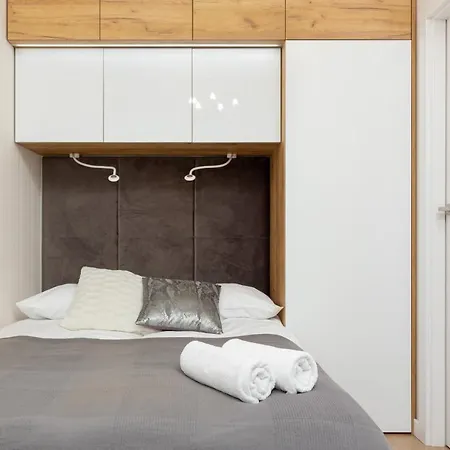 Warsaw Apartments Апартаменты *