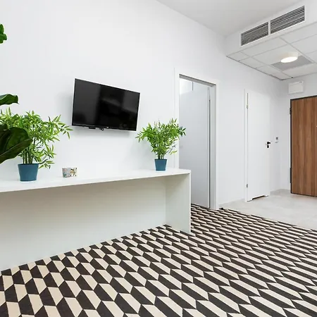 Warsaw Apartments Апартаменты *